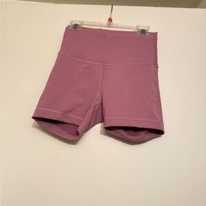 Lululemon Wunder Train High-Rise Short 4"
